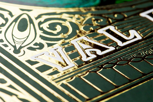 20Hot-Stamping Beautiful gold hot foil stamping on a green hardcover book.